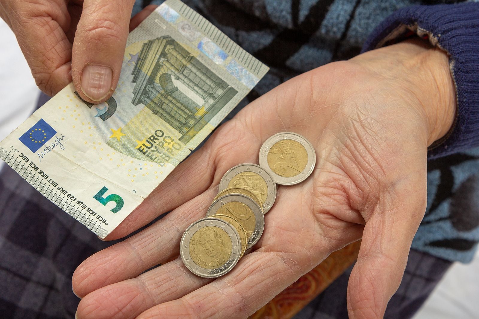 Los pensionistas que no cotizaron cobran entre 564 y 625 euros de media en julio