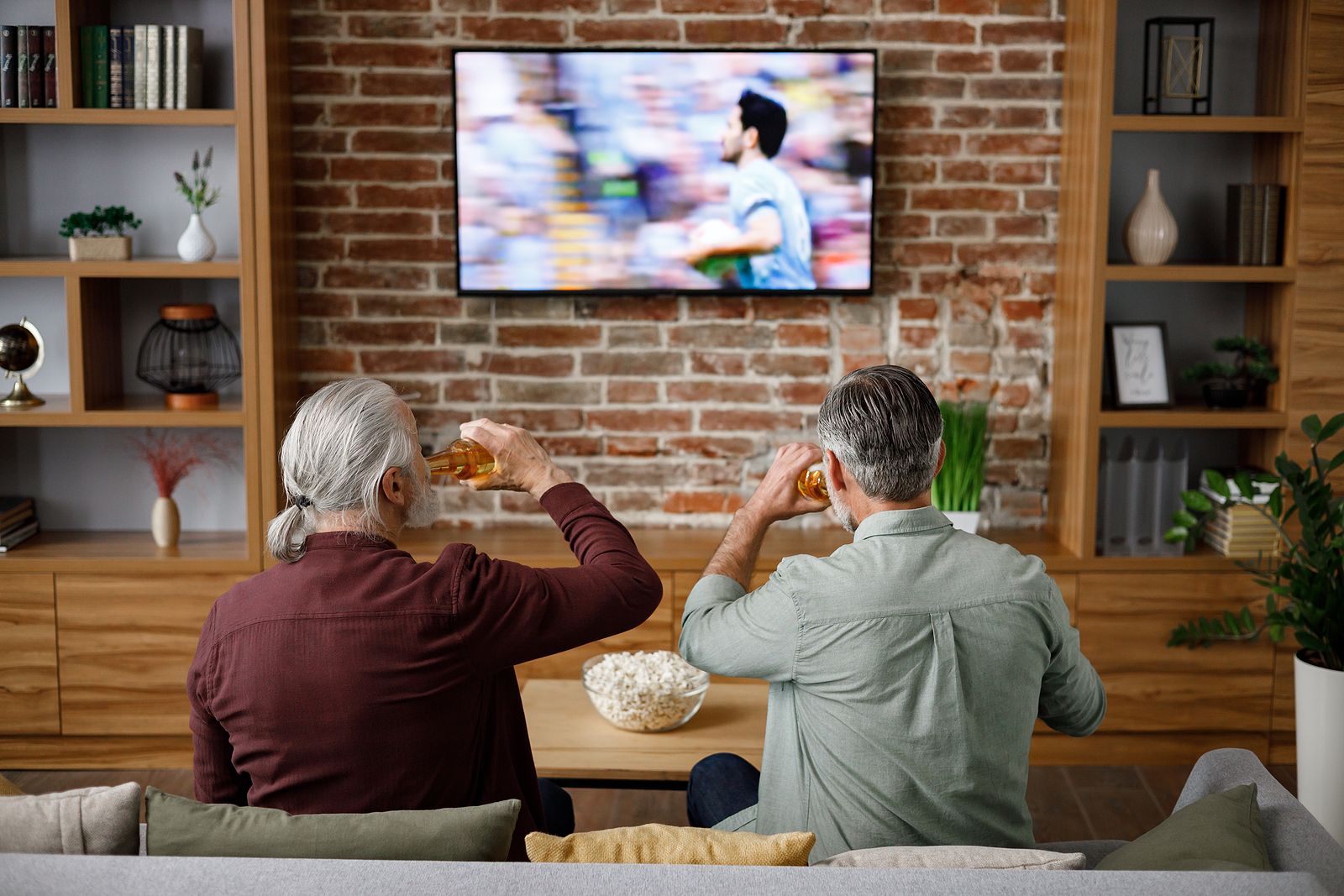 Arranca la temporada de fútbol 2025-2026: dónde verla en televisión y precios