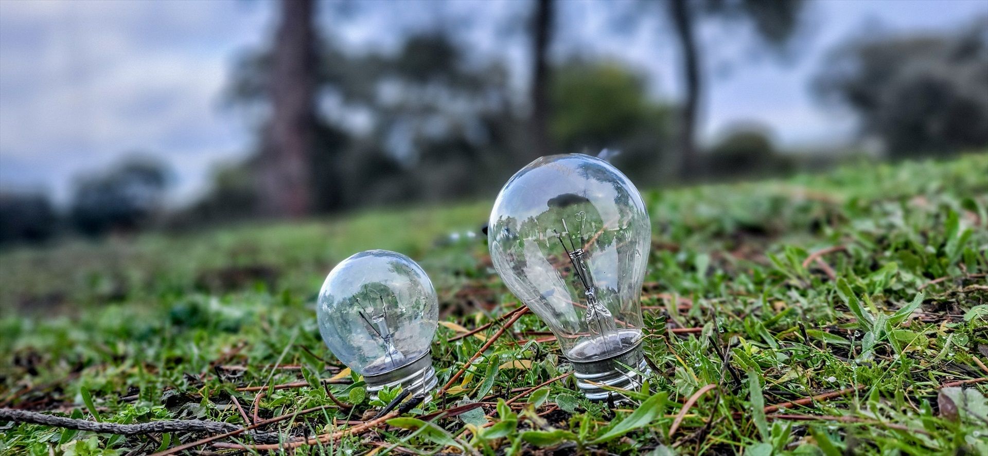 Facua denuncia que las ofertas de la luz del mercado libre son hasta un 23% más caras que el PVPC