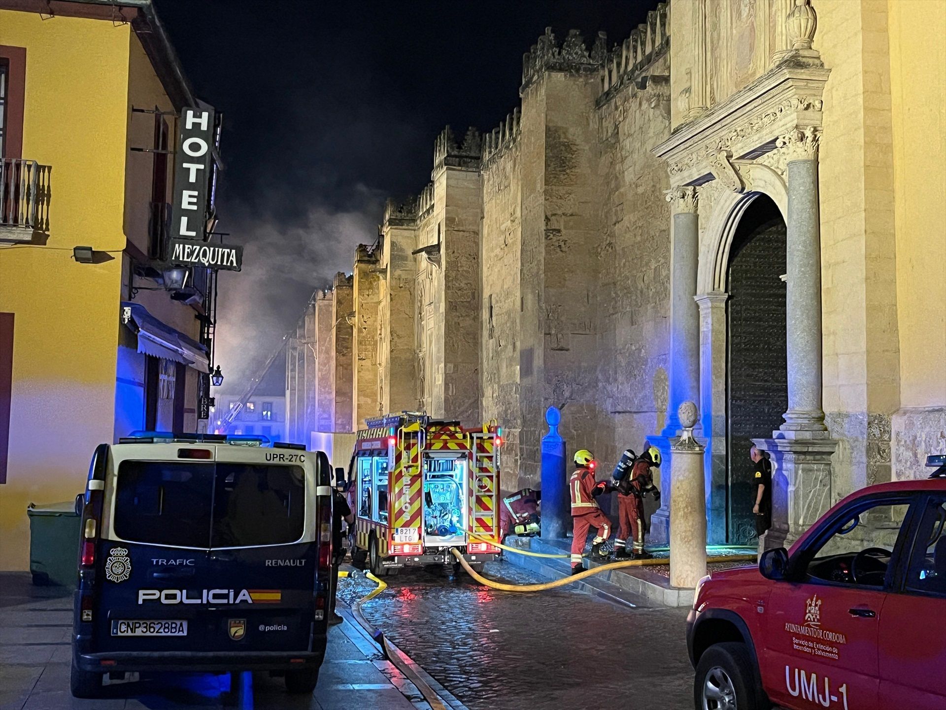La restauración por el incendio en la Mezquita de Córdoba costará un millón de euros La restauración por el incendio en la Mezquita de Córdoba costará un millón de euros