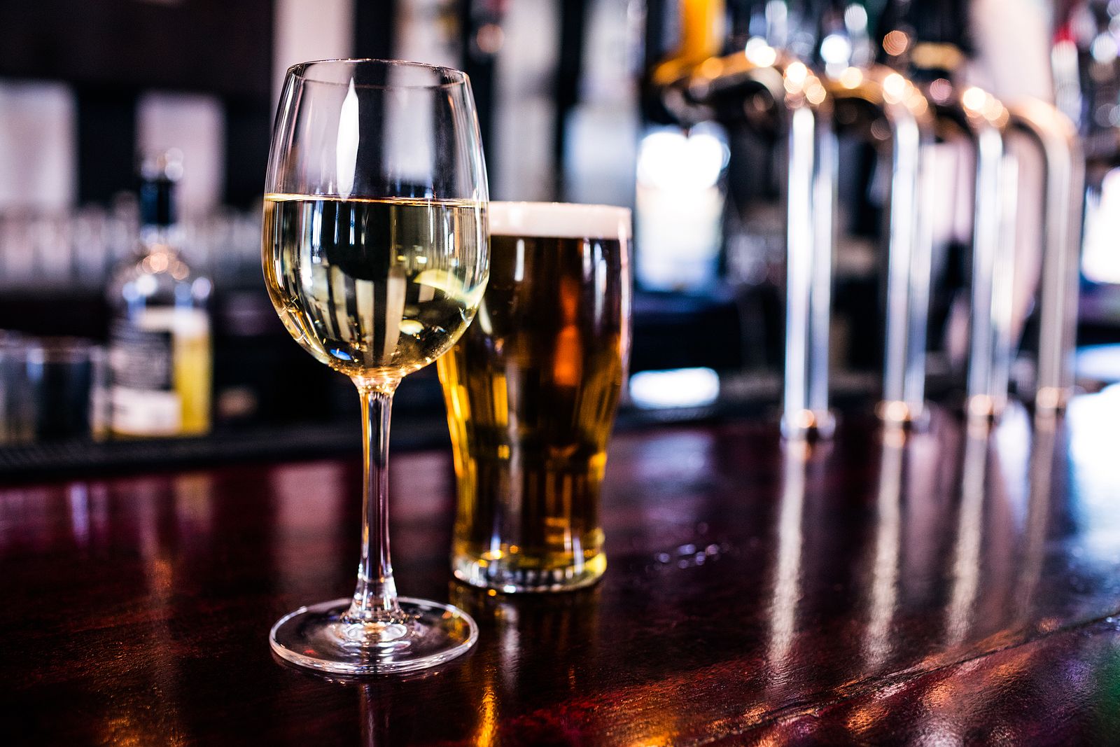 ¿Qué es más saludable: vino o cerveza? Esta es la opción de un experto del CSIC