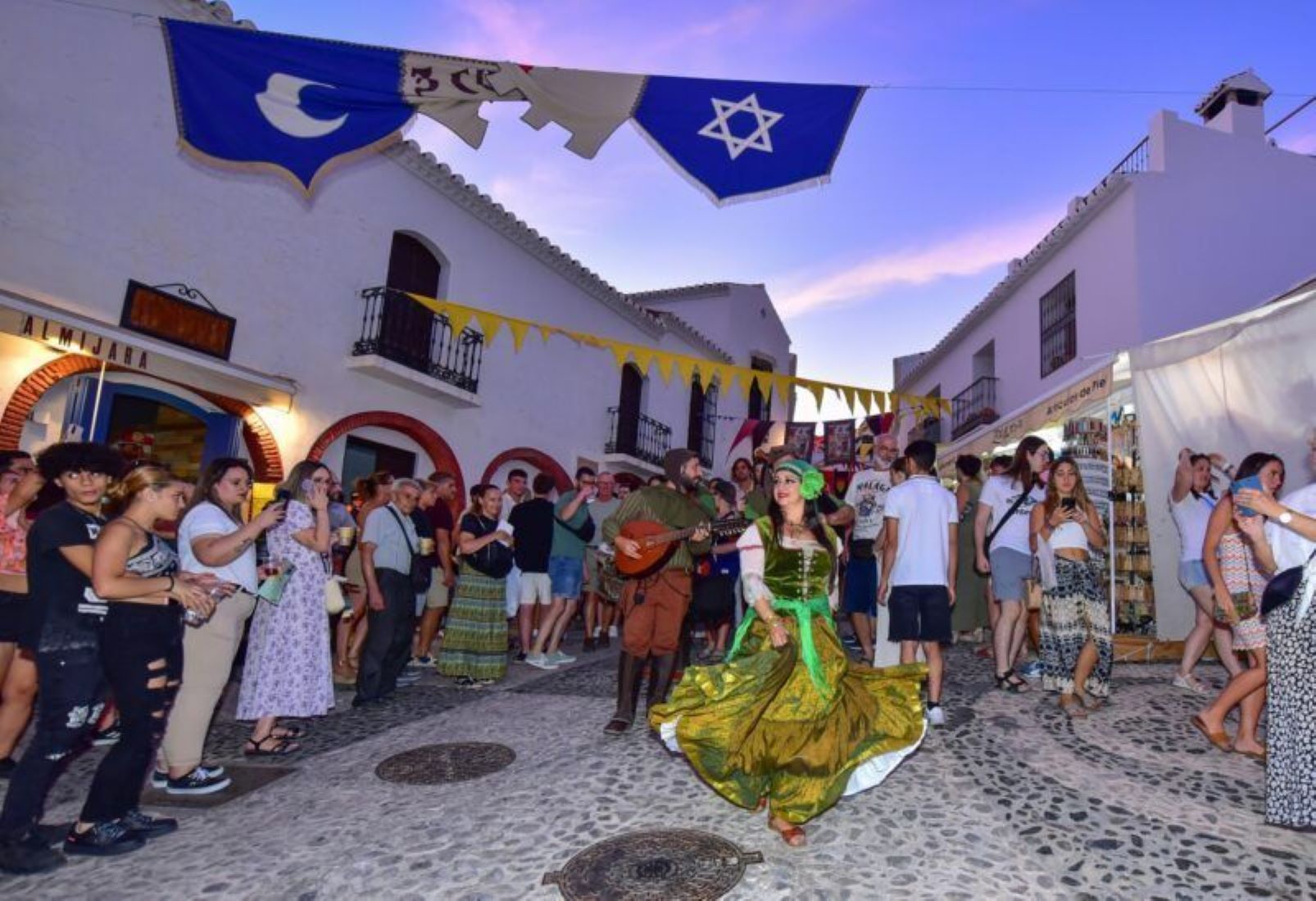 Kiko Veneno, Miguel Campello y Colectivo Panamera actuarán en el festival 'Frigiliana 3 Culturas'