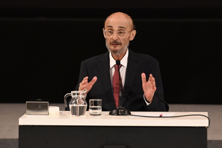 EuropaPress 6849805 expresidente aragon javier lamban acto entrega retrato javier lamban sala