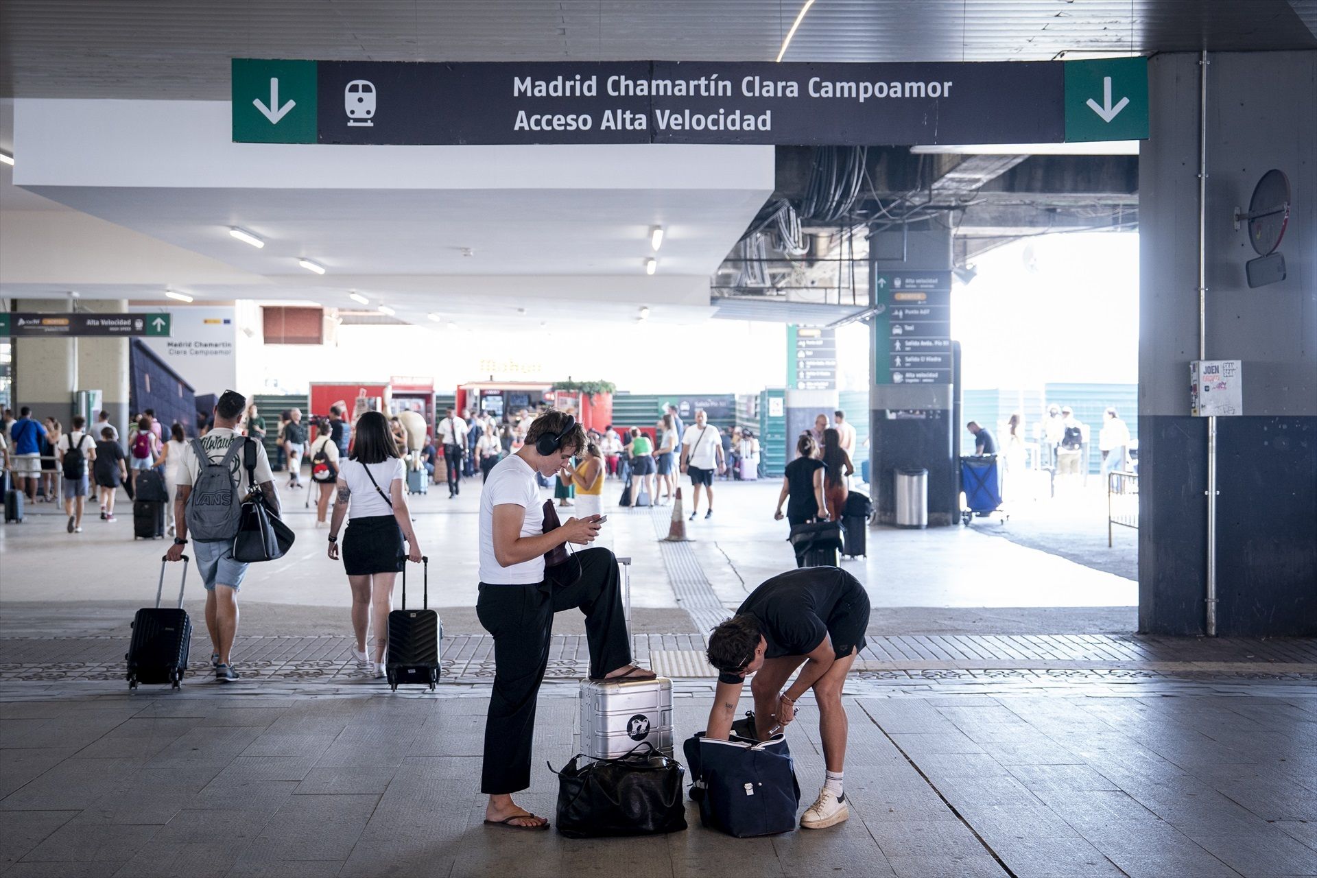 El servicio de alta velocidad entre Madrid y Galicia seguirá suspendido este lunes