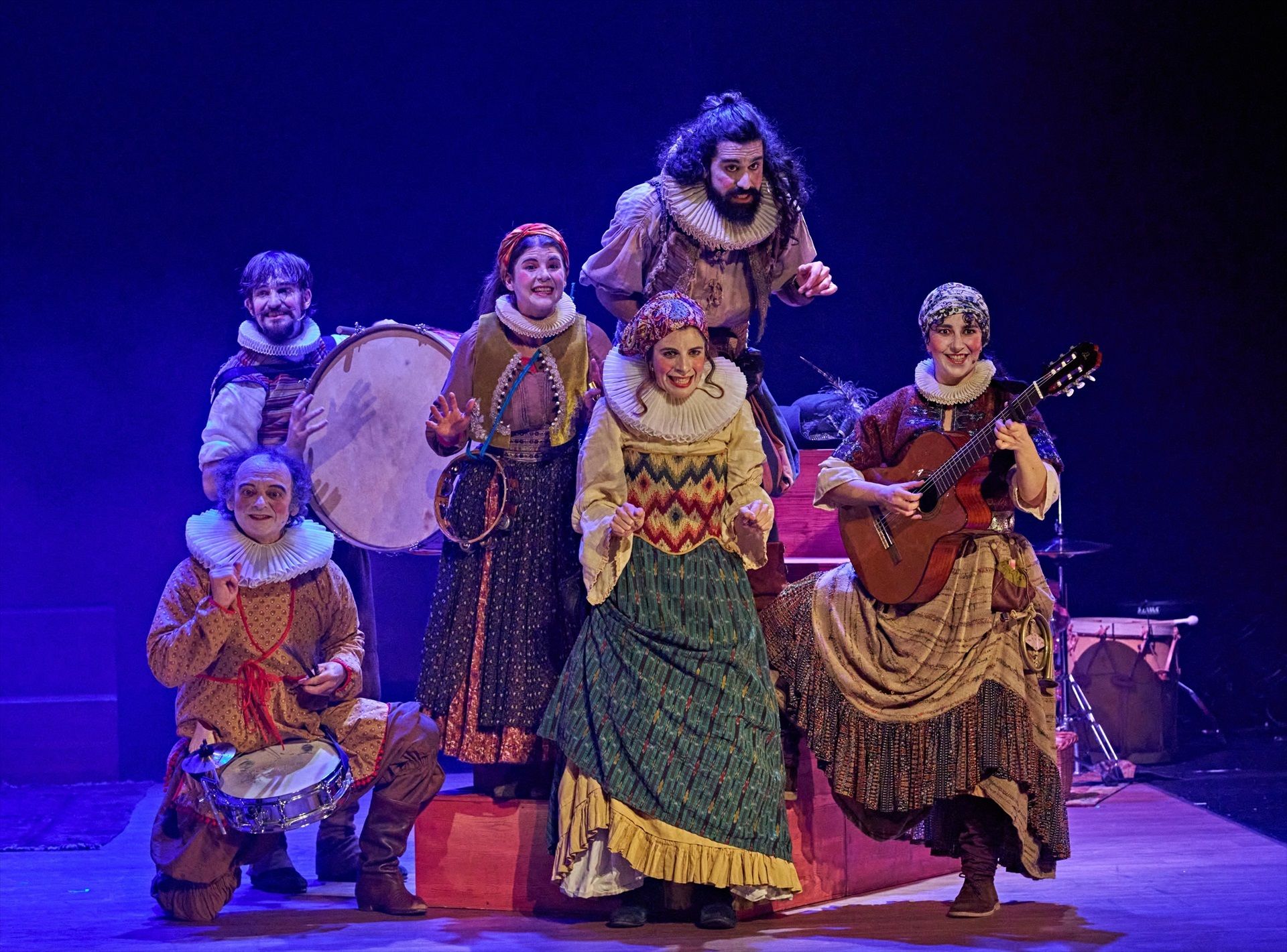 'Farra', un "alocado y divertido" cabaret barroco