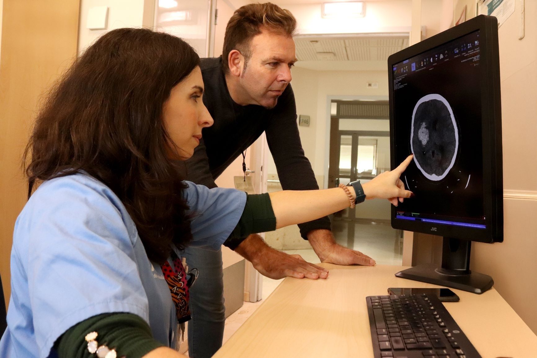 Caídas en mayores: la warfarina no aumenta el riesgo de hemorragia cerebral tras un traumatismo