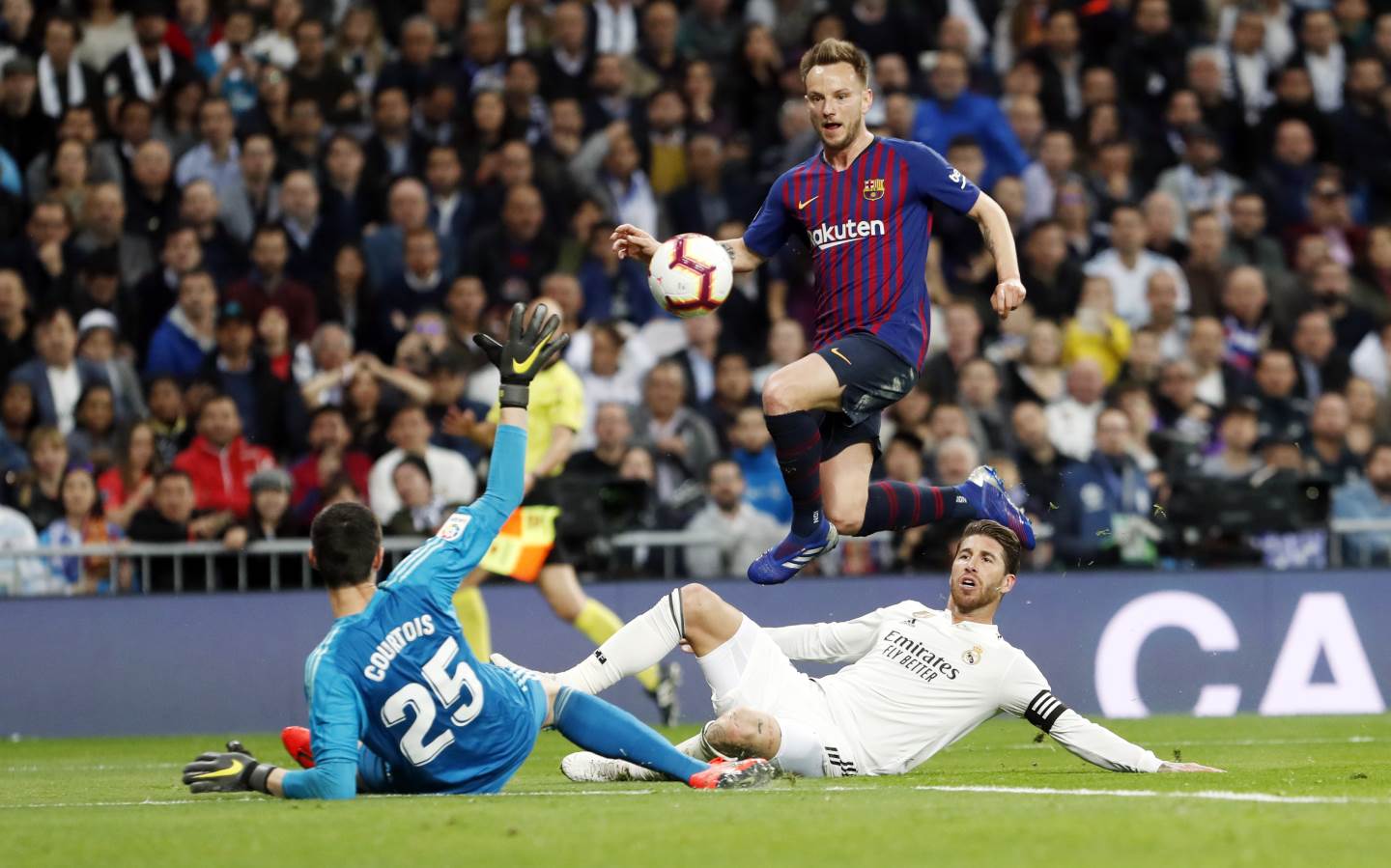 La Liga pide cambiar el 'clásico' al Bernabéu