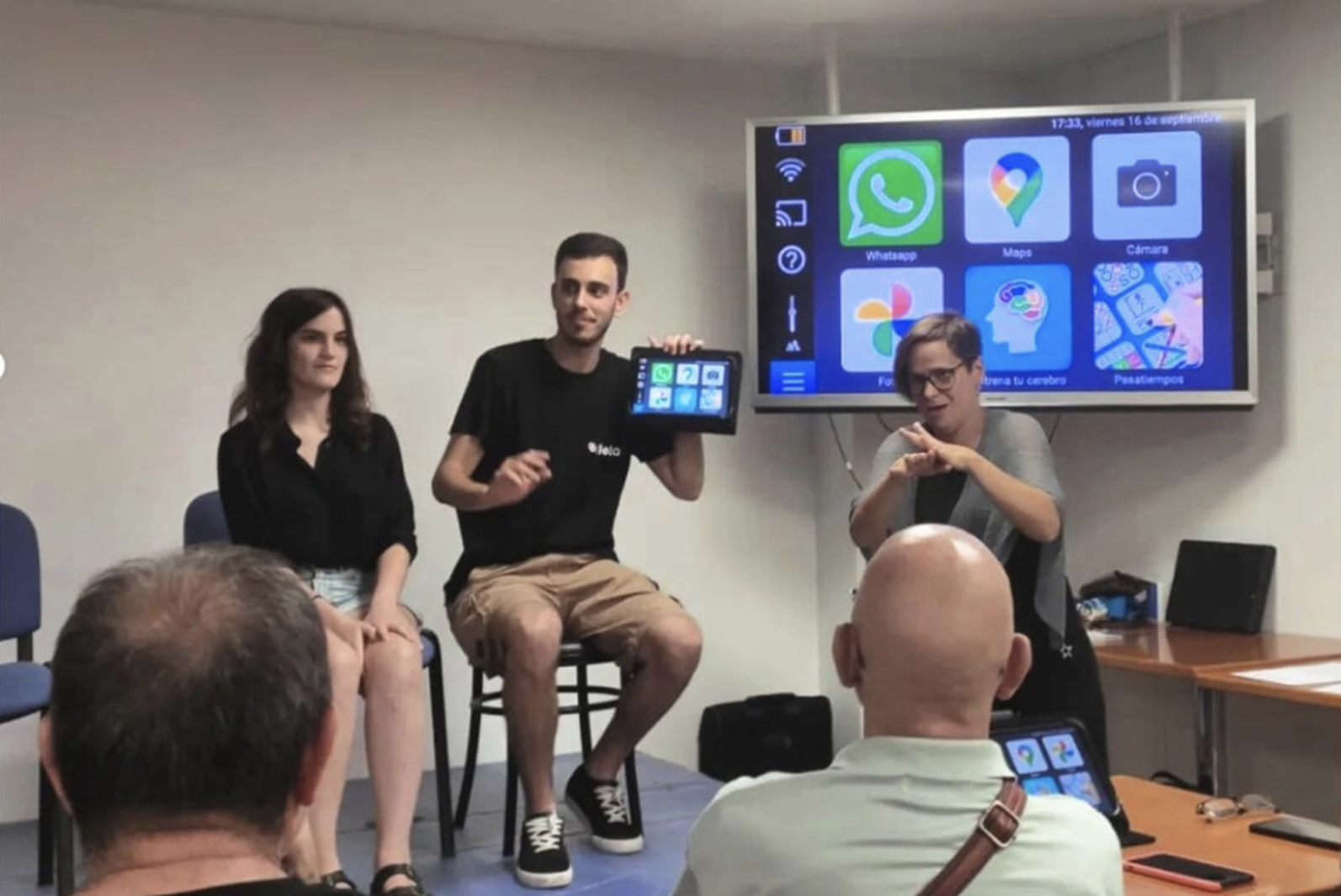 Crean un WhatsApp sin barreras para personas mayores y con dificultades de accesibilidad