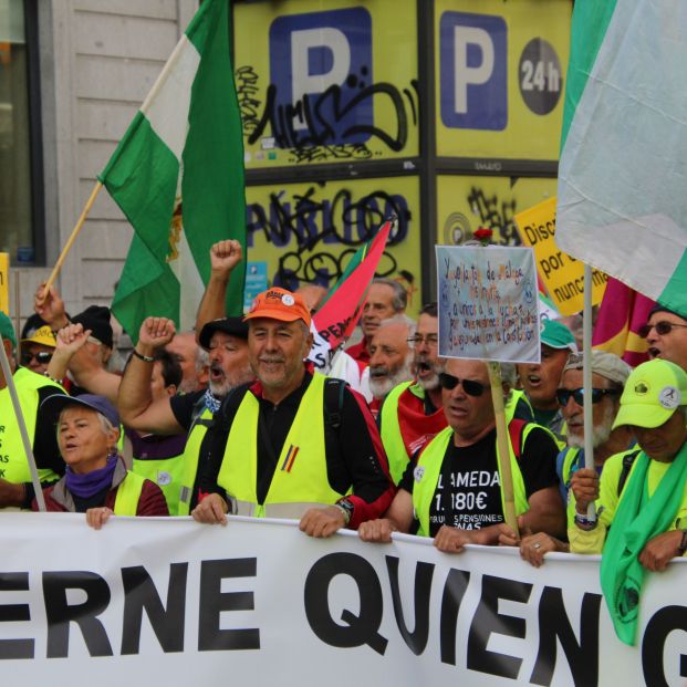 Columnas encabezando la manifestación.