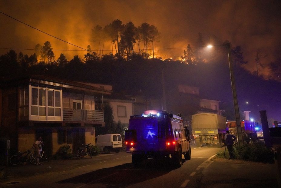 EuropaPress 6912967 varios camiones militares tratan extinguir fuego 17 agosto 2025 retorta EuropaPress 6912967 varios camiones militares tratan extinguir fuego 17 agosto 2025 retorta
