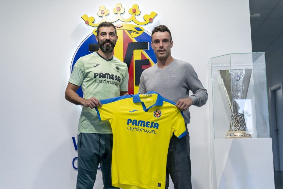 EuropaPress 4890359 tenista espanol roberto bautista junto central villarreal raul albiol EuropaPress 4890359 tenista espanol roberto bautista junto central villarreal raul albiol