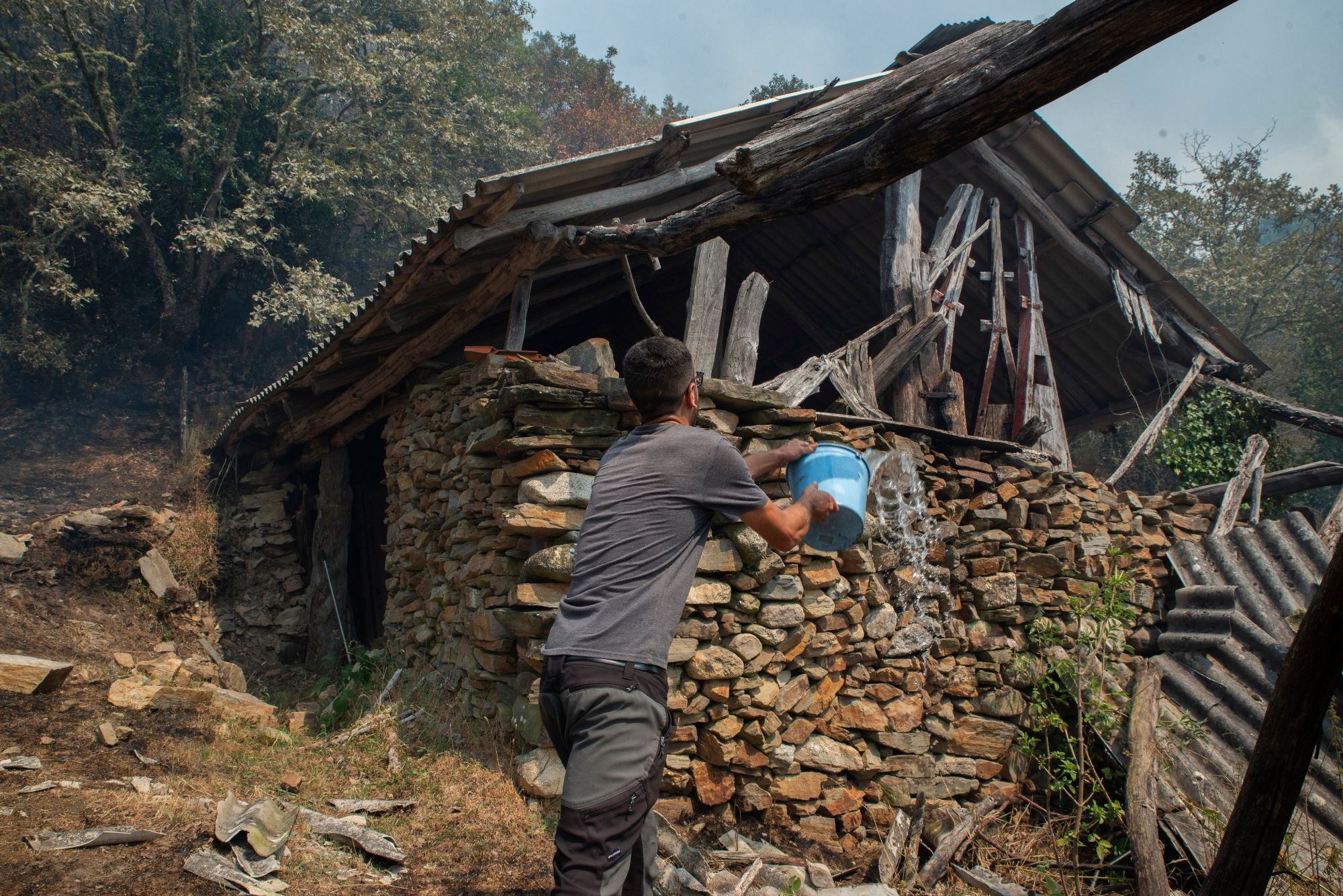 Así vivieron agricultores y ganaderos los incendios: "Fueron los primeros en defender sus pueblos" (Rosa Veiga / Europa Press)
