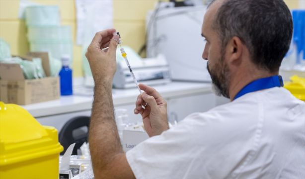 Andalucía supera su récord de vacunación contra la gripe con más de 1,9 millones de inmunizados
