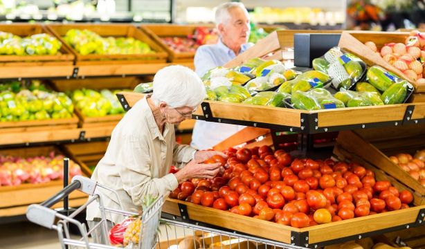 El Gobierno no descarta ninguna medida ante una subida de la cesta de la compra