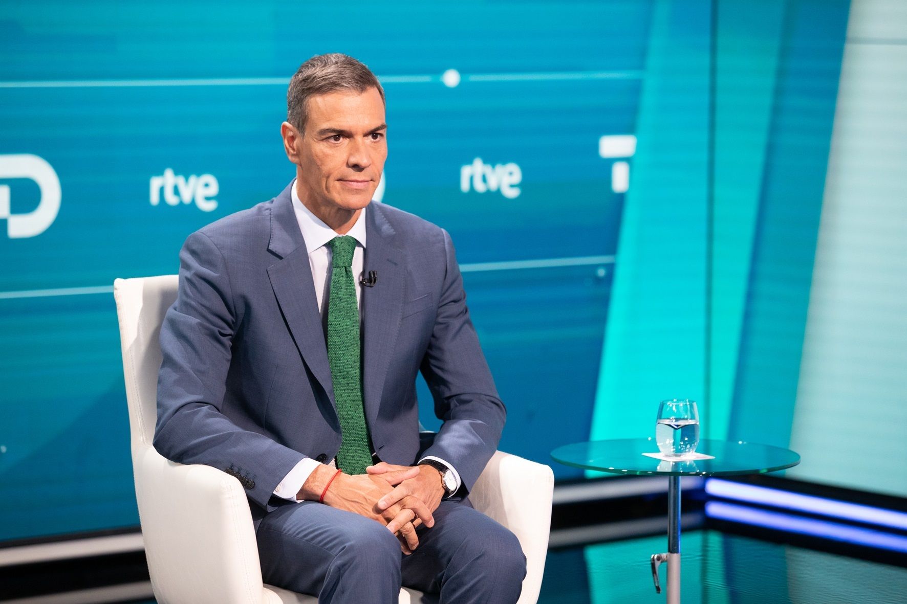 Sánchez reitera que va a presentar los PGE, pero afirma que si se "tumban", no convocará elecciones