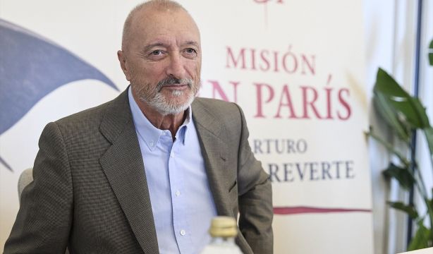 Pérez-Reverte recupera a su personaje más icónico: "Escribiendo Alatriste me reconcilio con España"