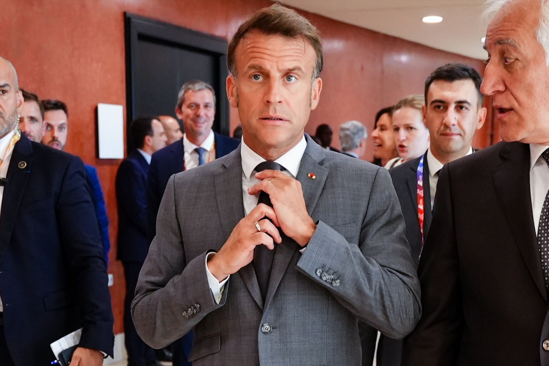 Francia pide a sus hospitales estar preparados para una posible guerra en Europa