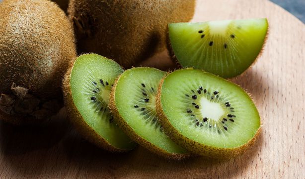 Esta es la fruta que ayuda a los mayores de 65 años a mantener la energía y el bienestar