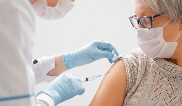 Campaña de vacunación 2025-2026 frente a la gripe y el Covid-19 en Madrid: fecha de comienzo