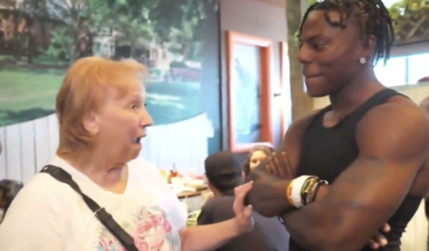 El emotivo gesto del 'youtuber' IShowSpeed con una mujer mayor