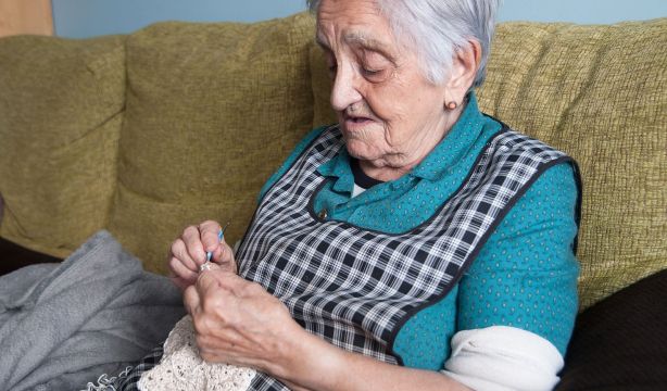Más allá de crucigramas y sudokus: los pasatiempos que potencian la mente en mayores de 65