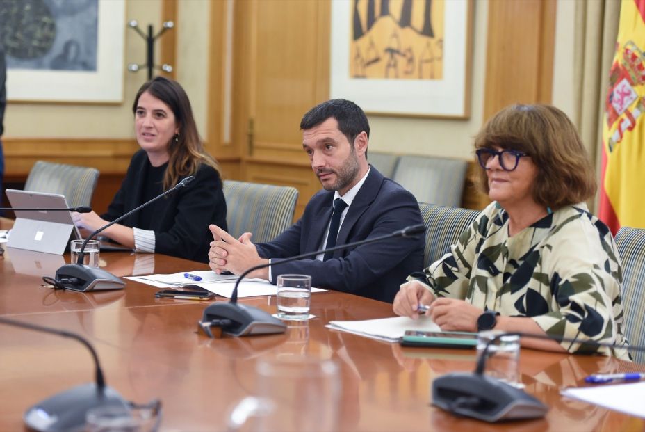EuropaPress 6946404 ministro derechos sociales consumo agenda 2030 pablo bustinduy junto