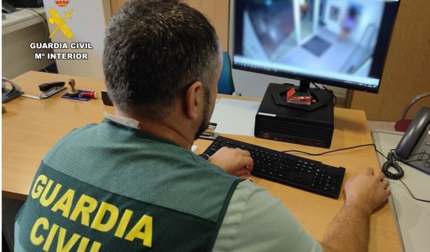 Detenida por estafar más de 30.000 euros a la mujer mayor a la que cuidaba