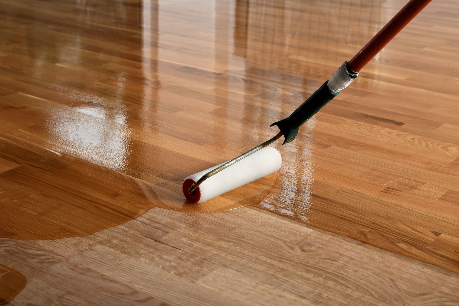 Cuándo aplicar cera a un suelo de madera o de terrazo?