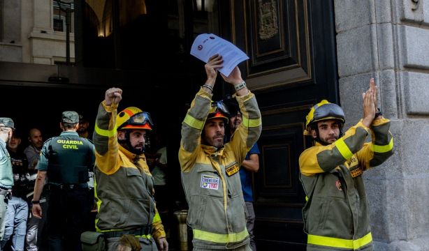 Aprobada la jubilación anticipada de bomberos y agentes forestales, con cotización extra del 10,6%
