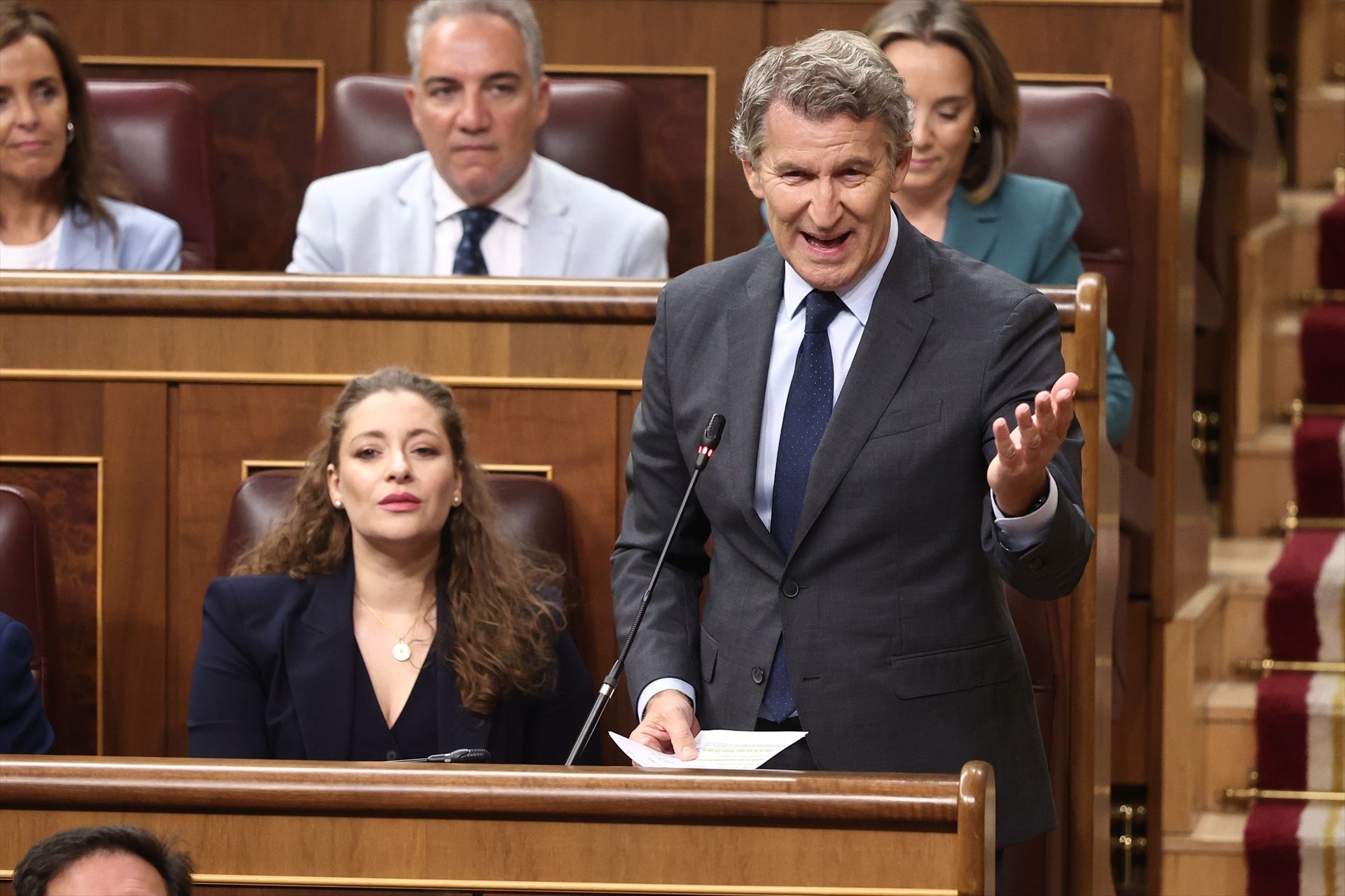 Feijóo, a Sánchez: "Por seguir en el poder pactaría hasta con Netanyahu"
