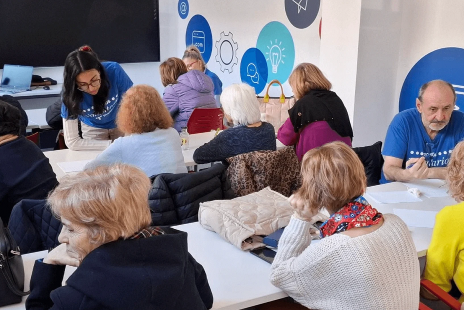 Fundación Telefónica impulsa la formación digital de los mayores en las zonas rurales de Madrid Fundación Telefónica impulsa la formación digital de los mayores en las zonas rurales de Madrid