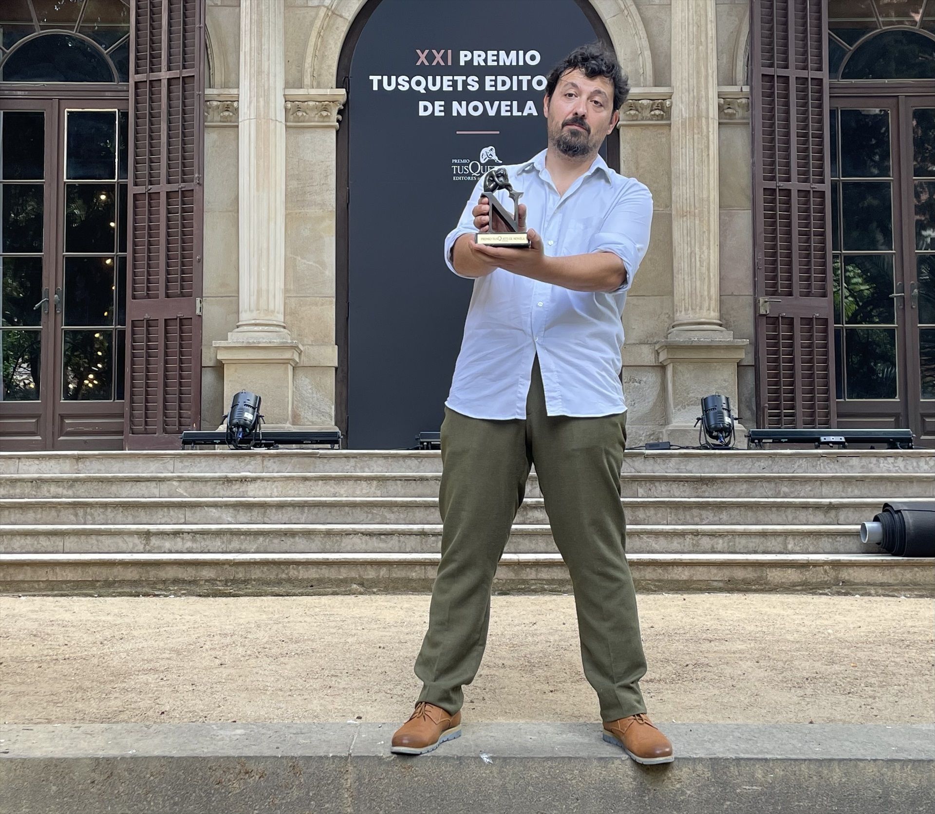 Francisco Serrano gana el Premio Tusquets con la novela 'El corazón revolucionario del mundo'