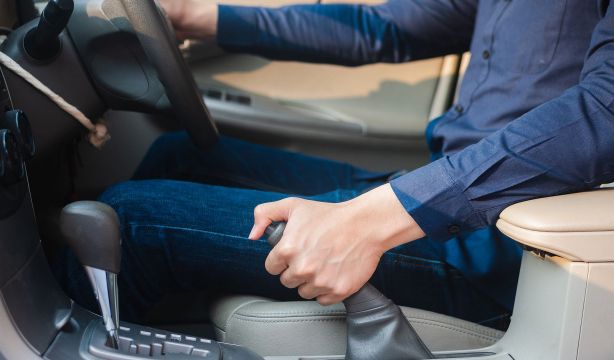 Alertan de que seis modelos de Renault y uno de Dacia tienen problemas con el freno de mano
