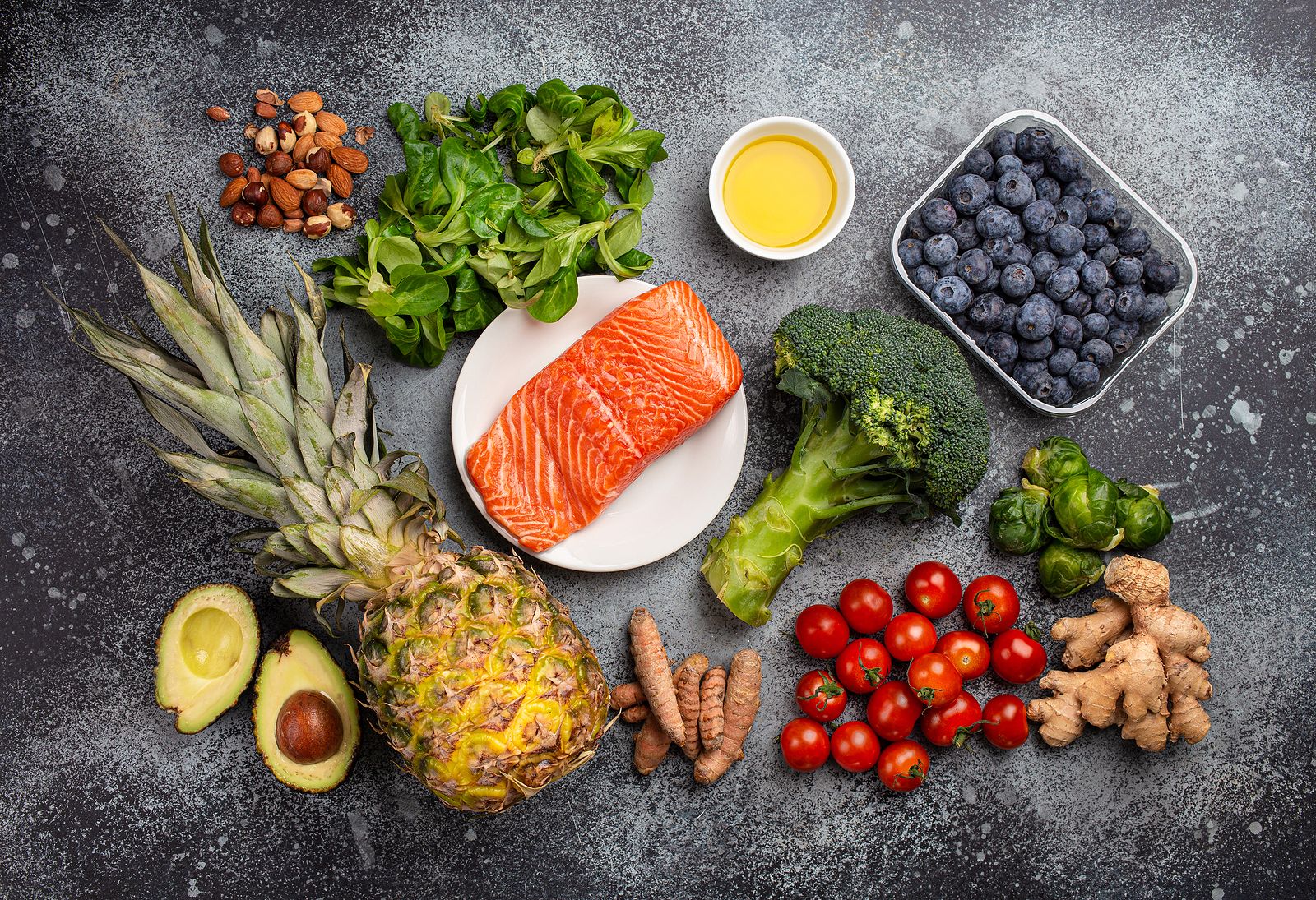 Dieta antiinflamatoria: qué comer (y qué no) para ganar salud (Bigstock)