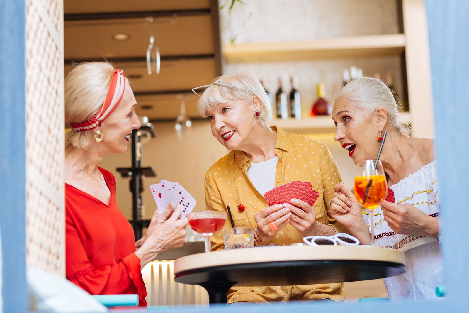 Qué beneficios tienen los juegos de mesa (BigstocK)