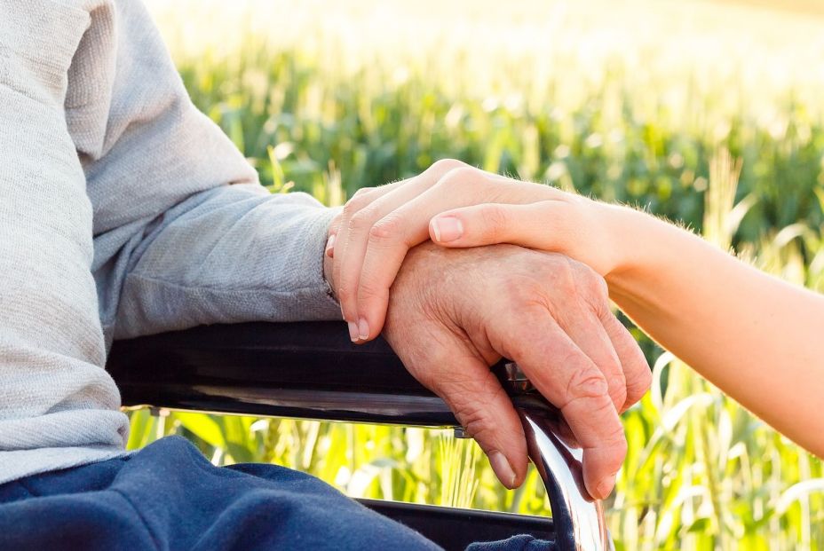 La Kangaroo Cup, la taza creada por una niña para su abuelo con Parkinson, triunfa en todo el mundo. Fuente: bigstock. La Kangaroo Cup, la taza creada por una niña para su abuelo con Parkinson, triunfa en todo el mundo. Fuente: bigstock.