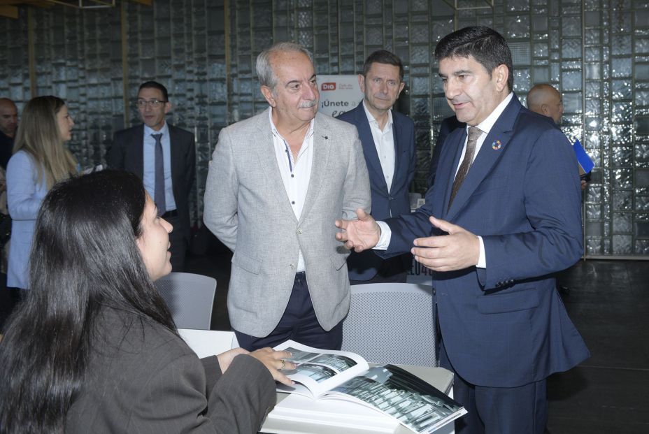 visita stands
