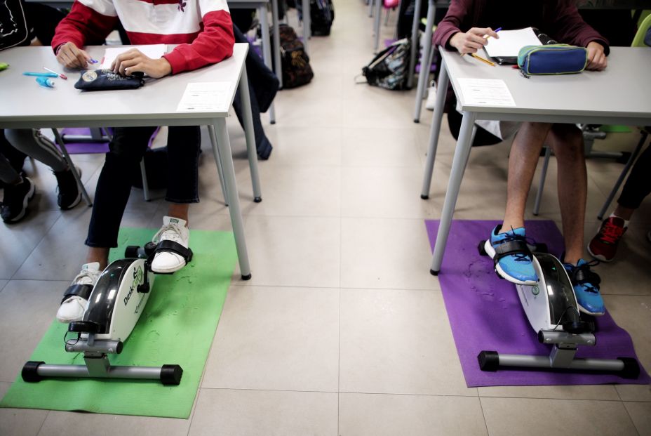 EuropaPress 2430347 Alumnos del IES Antonio Fraguas Forges de Madrid en el aula pedal donde hacen deporte mientras aprenden en Madrid a 17 de octubre de 2019 EuropaPress 2430347 Alumnos del IES Antonio Fraguas Forges de Madrid en el aula pedal donde hacen deporte mientras aprenden en Madrid a 17 de octubre de 2019