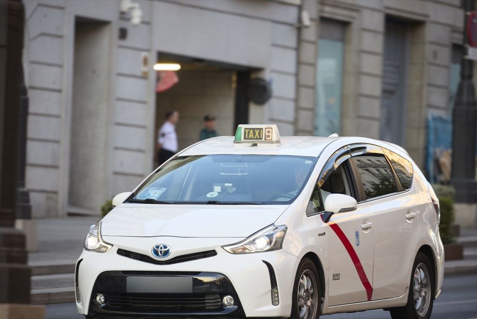 EuropaPress 6957616 taxi recorre madrid 16 septiembre 2025 madrid espana sector taxi madrileno