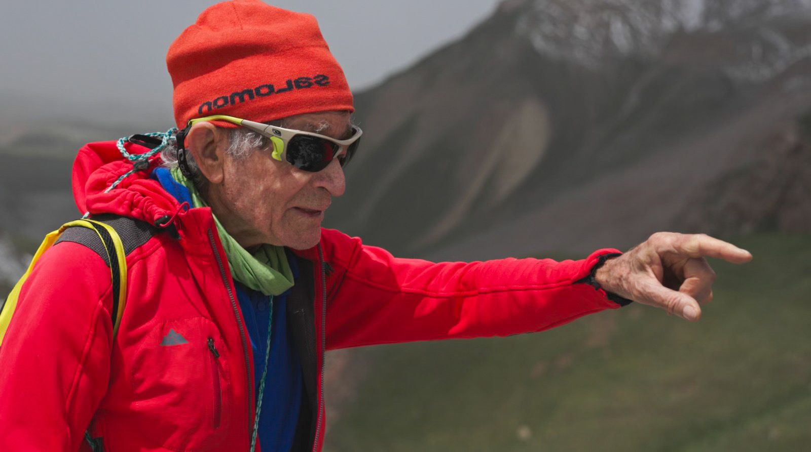 Carlos Soria corona el Manaslu con 86 años y ya es la persona de más edad en subir un 'ochomil'