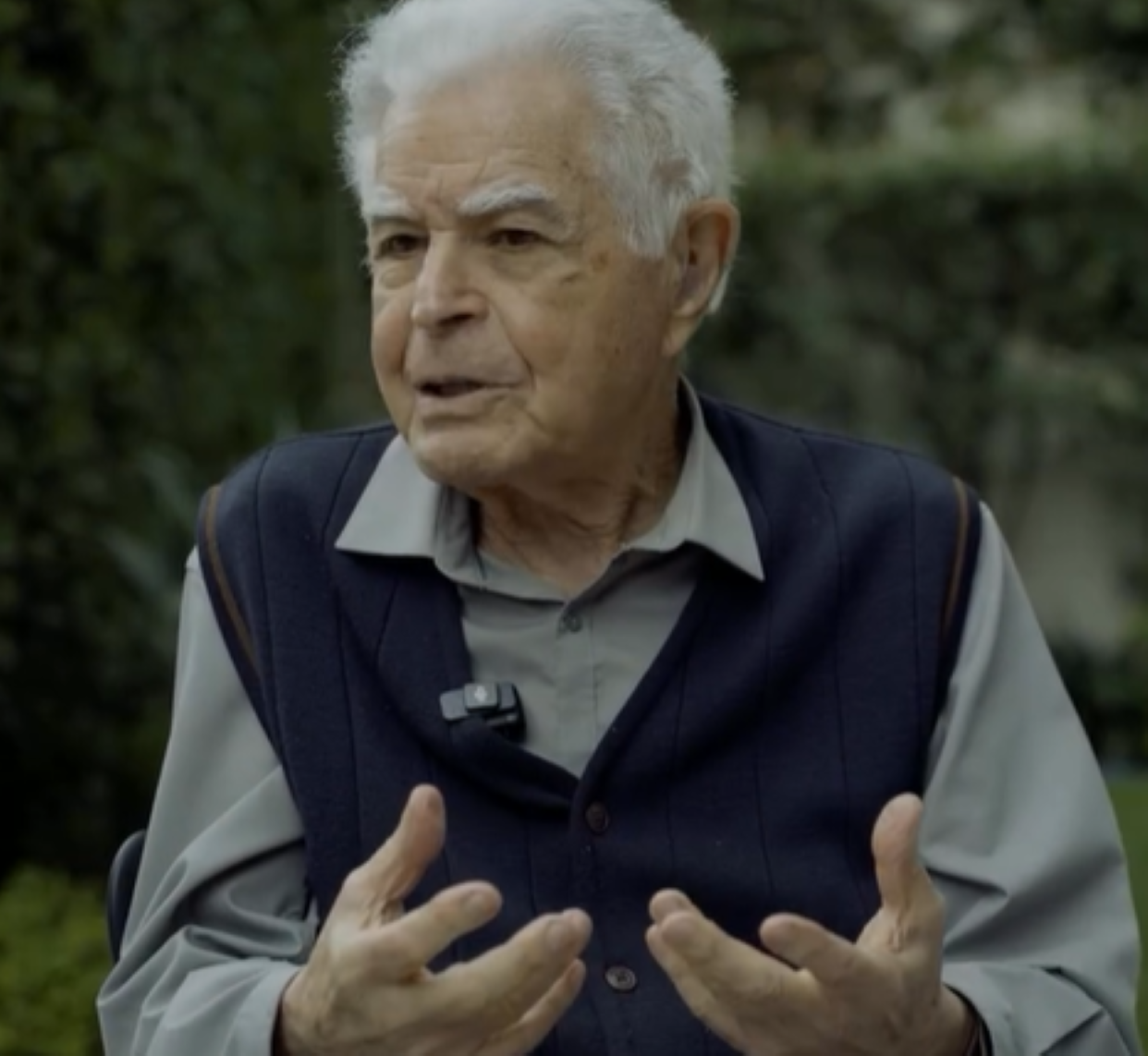 Alberto Chab tiene 98 años y su iniciativa contra la soledad es ya un fenómeno global