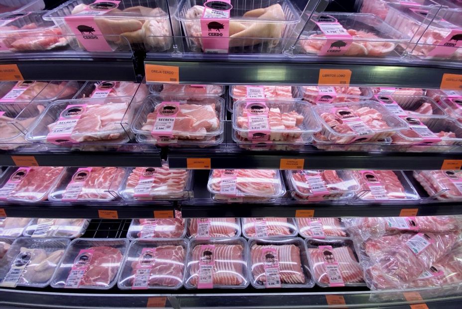EuropaPress 2636277 neveras carne envasada seccion carniceria supermercado madrid