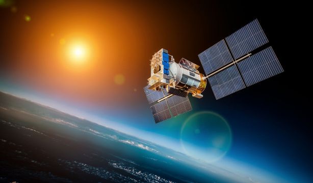 España invertirá 325 millones de euros en tres nuevos satélites para prevenir catástrofes naturales. Fuente: bigstock.