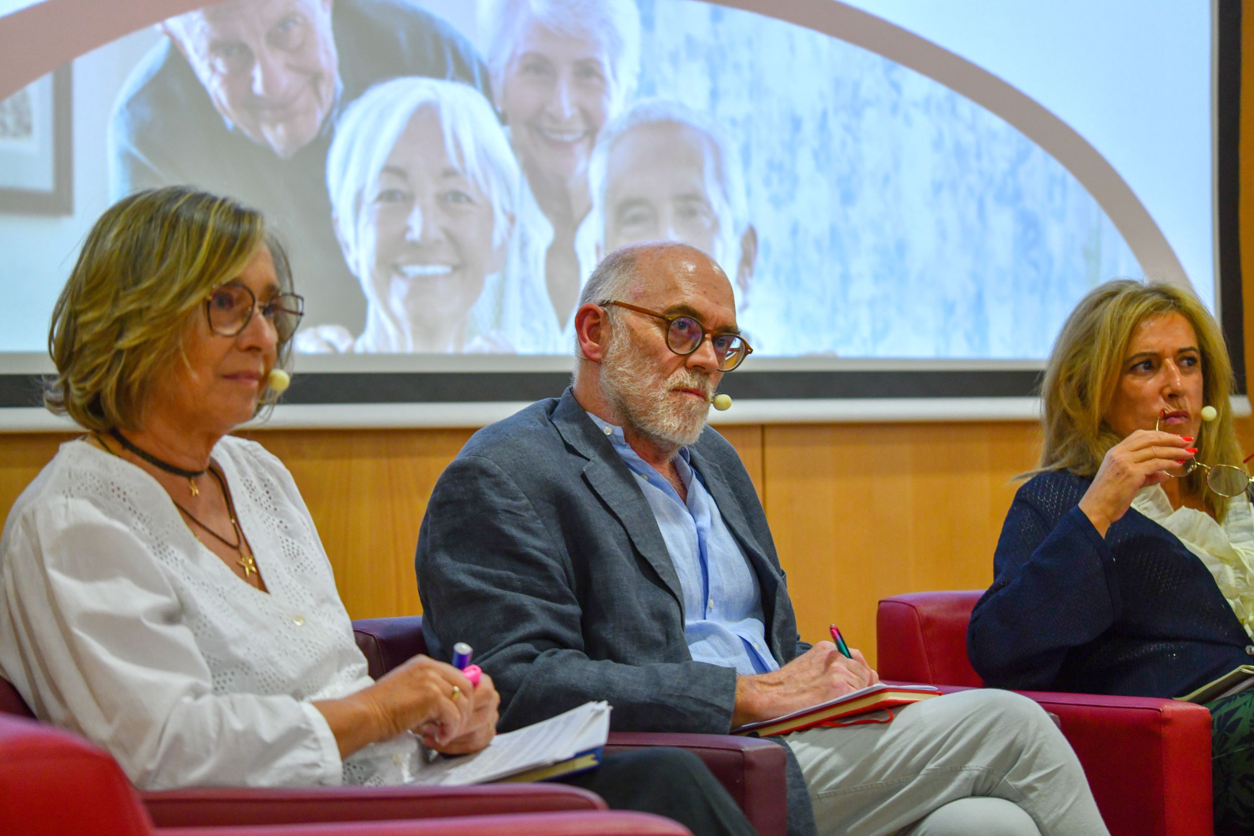 Estellés (CAM): "El envejecimiento activo es la medida estrella en la prevención de la soledad"