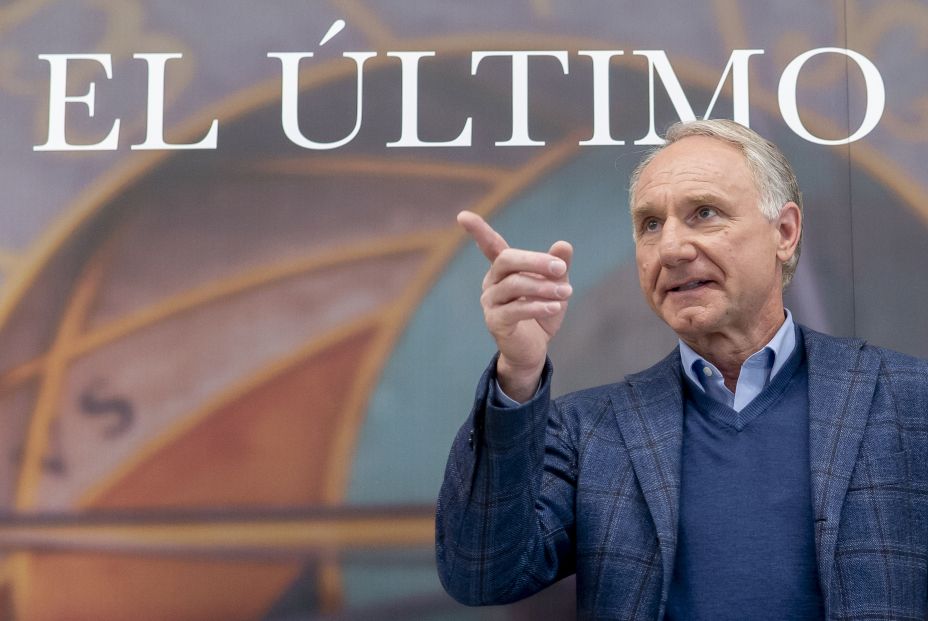 Dan Brown presenta en Madrid 'El último secreto': “Hoy todos hablan, pero nadie escucha” Dan Brown presenta en Madrid 'El último secreto': “Hoy todos hablan, pero nadie escucha”