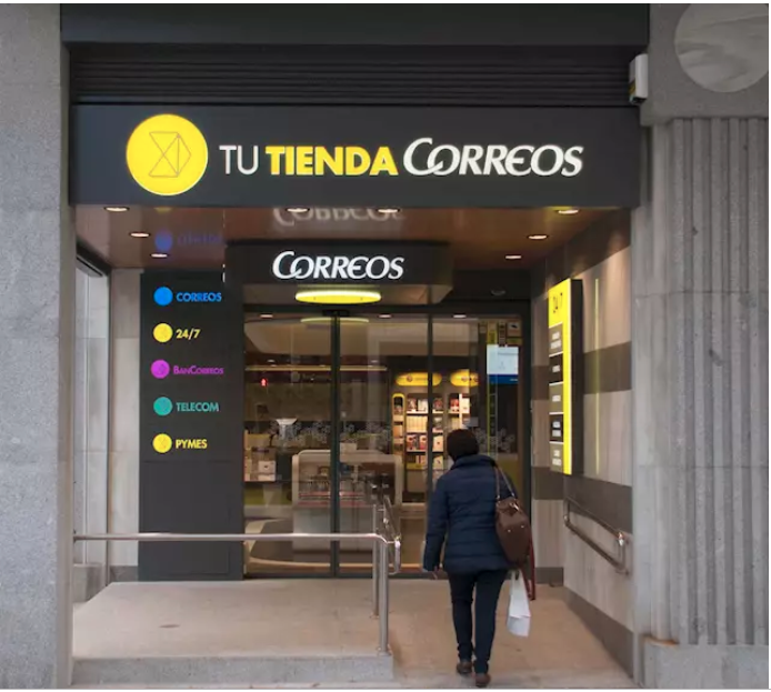 Correos se convierte en un zoco