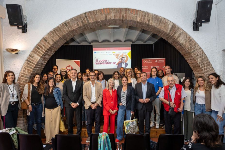 Cámara de Comercio de Barcelona y Camino Villa, a los sénior: "Reinventarse es un acto de coraje" Cámara de Comercio de Barcelona y Camino Villa, a los sénior: "Reinventarse es un acto de coraje"