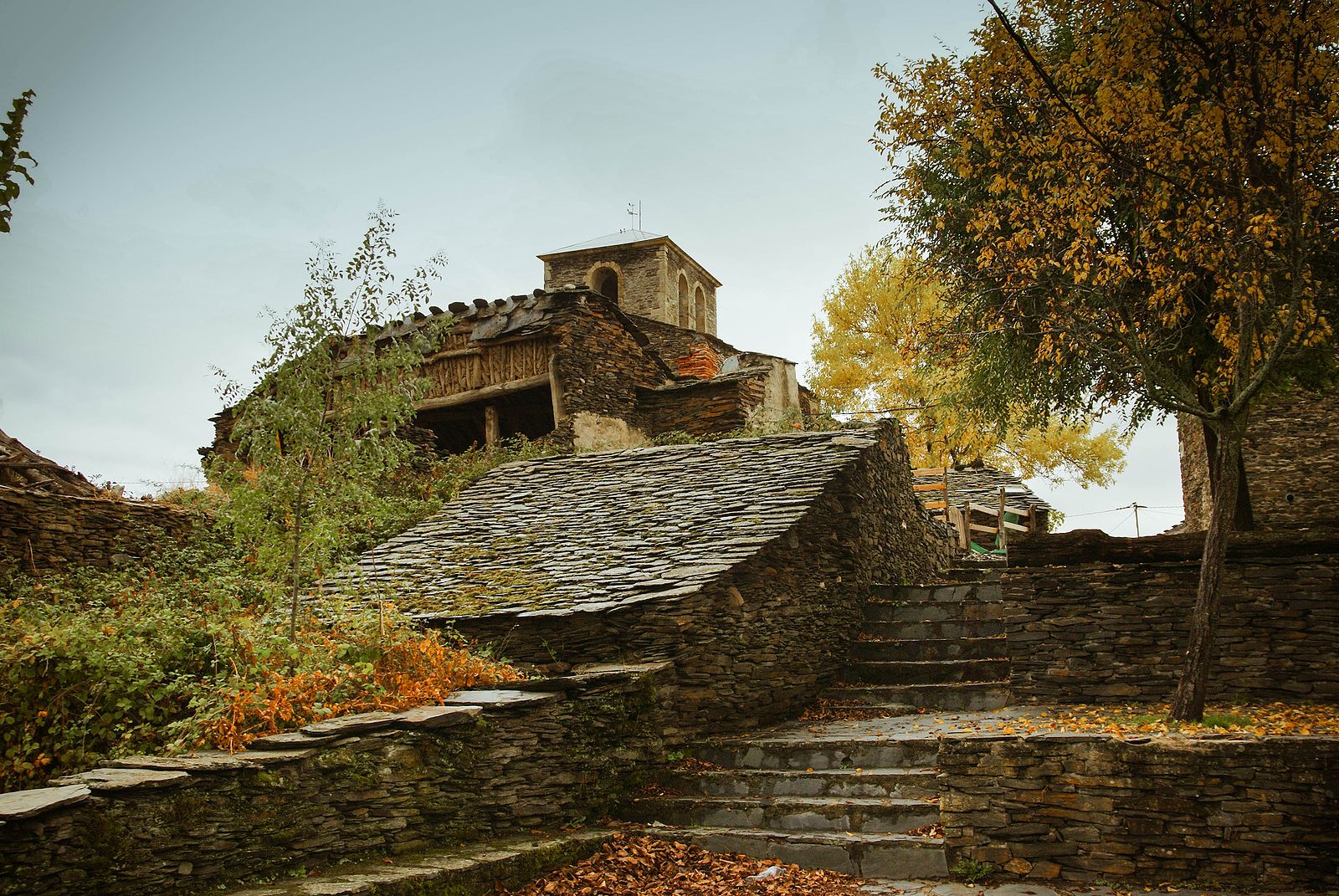 Ruta por los pueblos negros de Guadalajara: los lugares imprescindibles