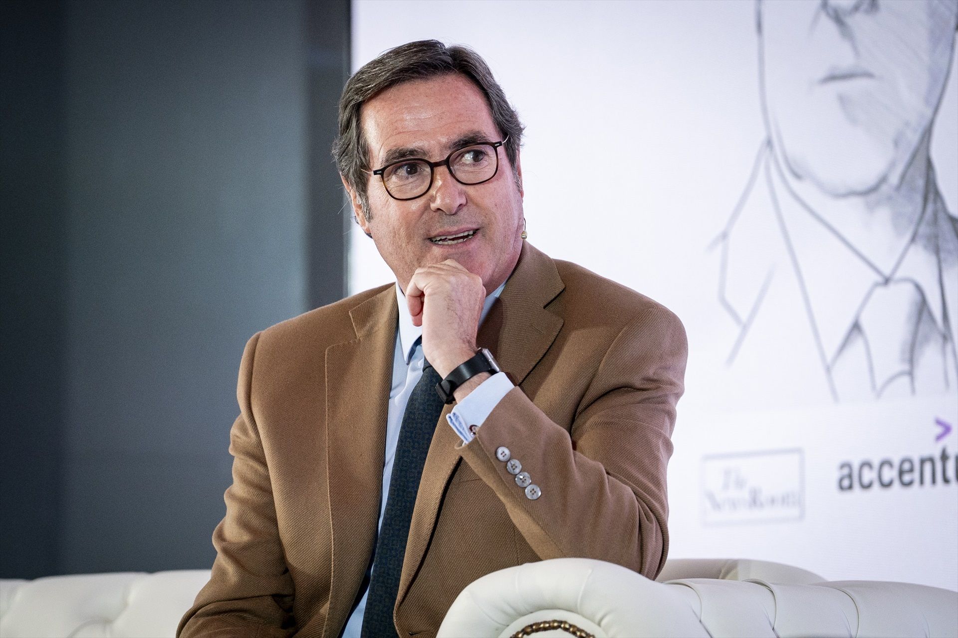Garamendi: "Yo pediría un permiso para descansar de las ocurrencias de Yolanda Díaz. Es agotador"
