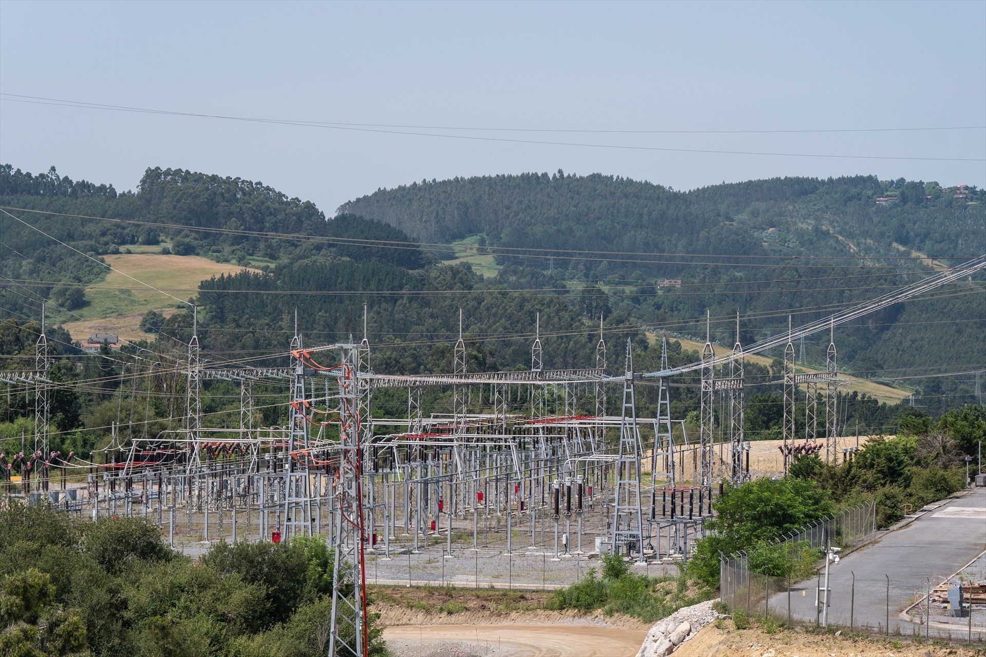 ¿Peligro de apagón? Red Eléctrica alerta de variaciones bruscas de tensión en el sistema eléctrico